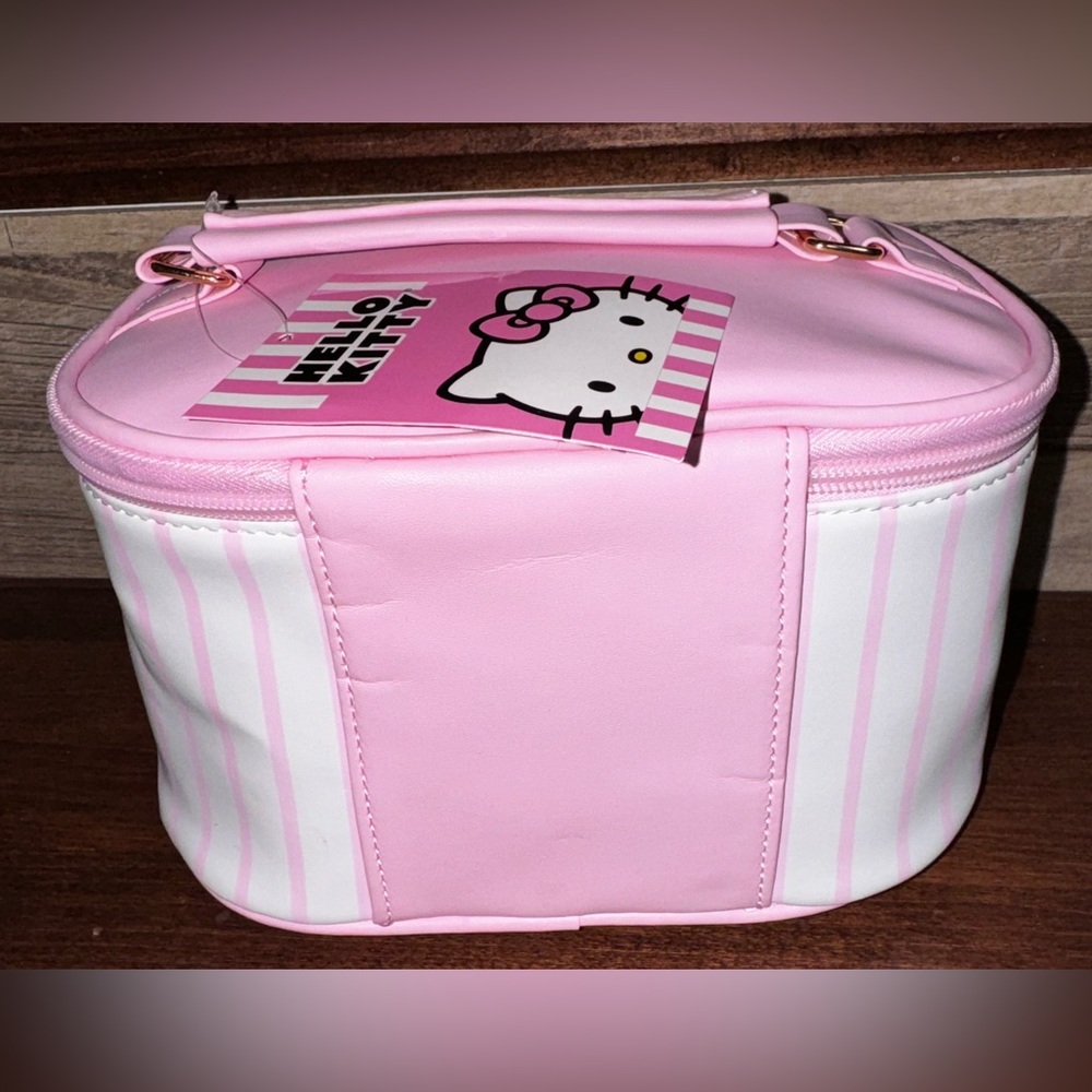 ✅ Super Cute 🥰 Hello  Kitty Super Cute Makeup / Cosmetic Bag -NEW - Picture 13 of 14